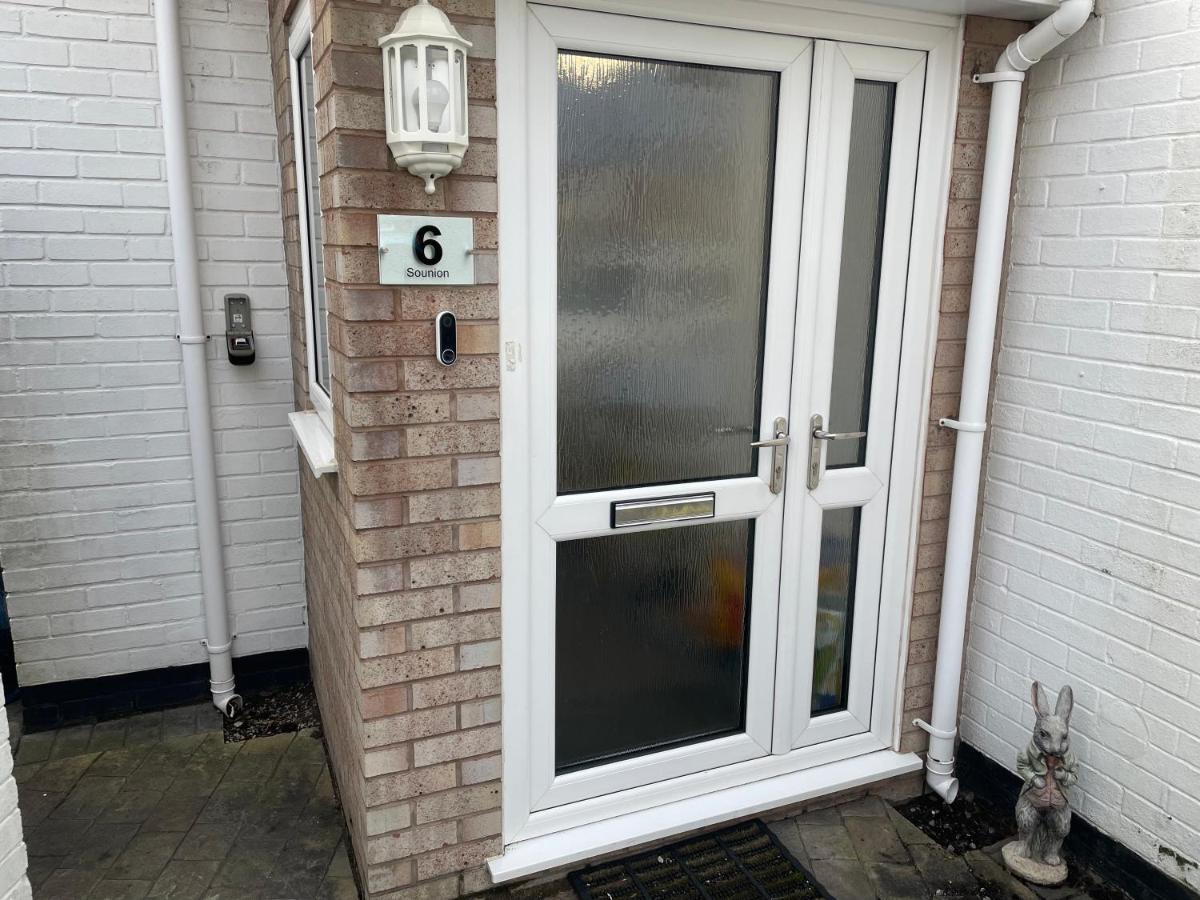 'sounion' - Fabulous, Spacious Modern House With Large Private Garden In Leafy Lytham Casa vacanze