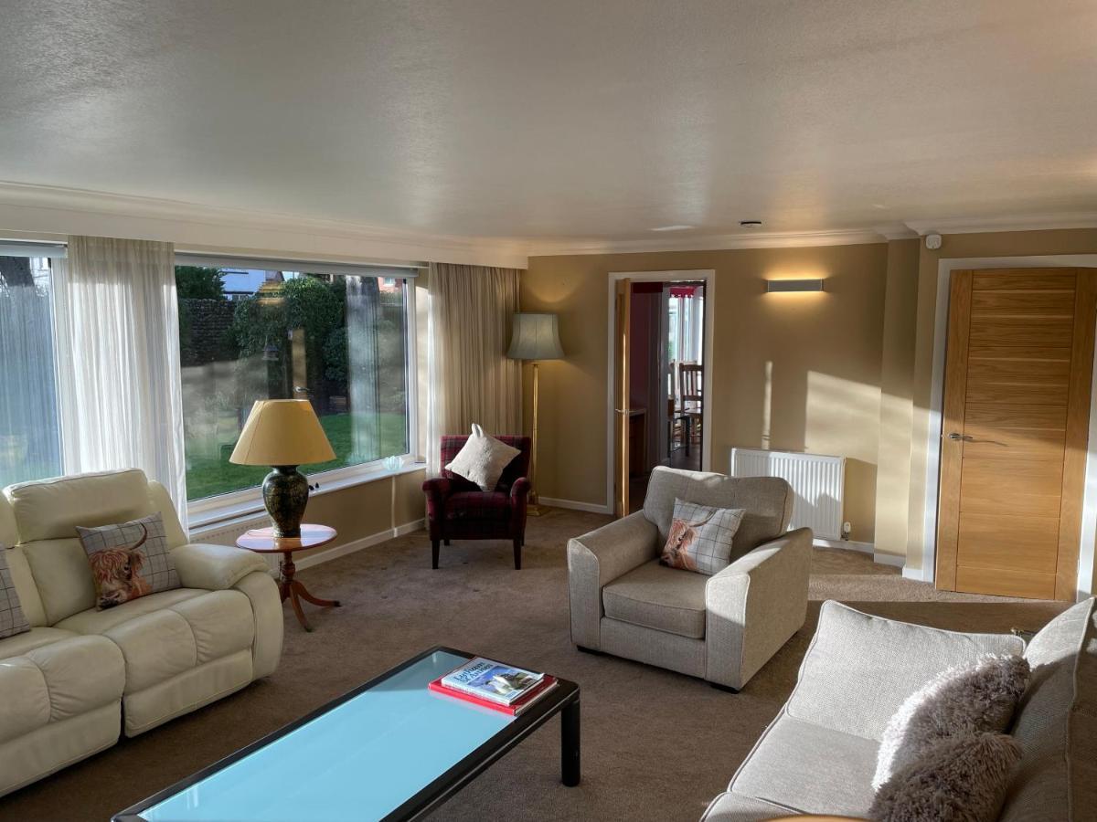 Casa vacanze 'sounion' - Fabulous, Spacious Modern House With Large Private Garden In Leafy Lytham *