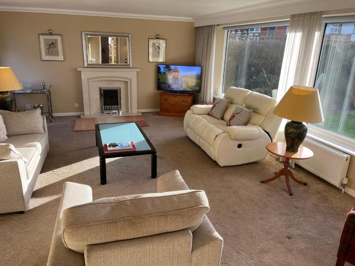 Casa vacanze 'sounion' - Fabulous, Spacious Modern House With Large Private Garden In Leafy Lytham Lytham St Annes